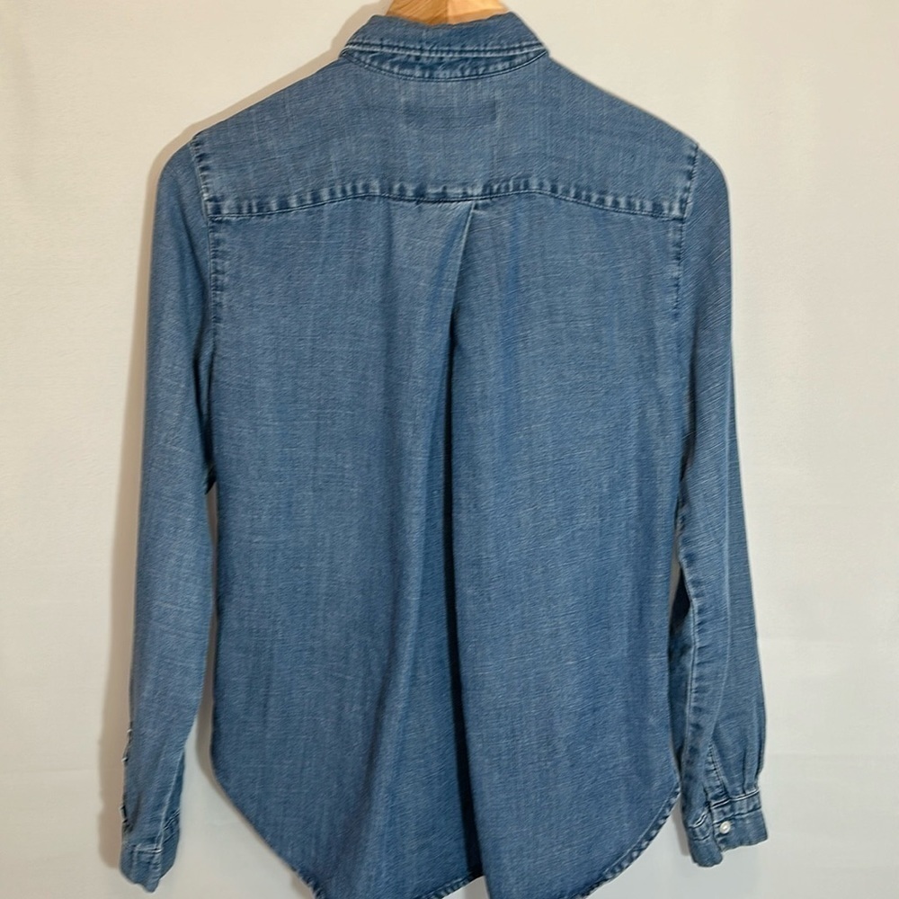Ann Taylor Loft Womens Petite SP Shirt Blouse Top Chambray Denim Lightweight - Picture 8 of 9